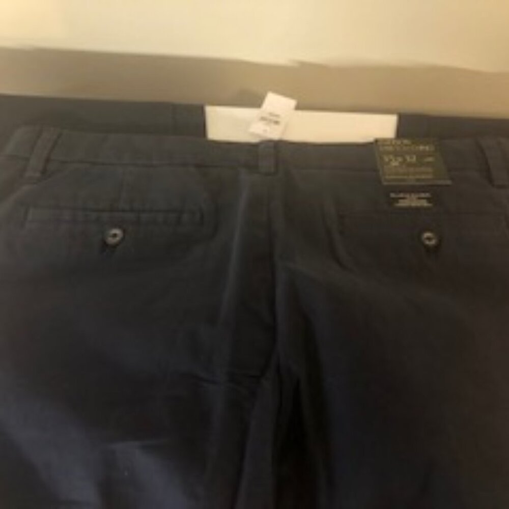 NWTs Men's Banana Republic Emerson Chinos.  Size 35x32